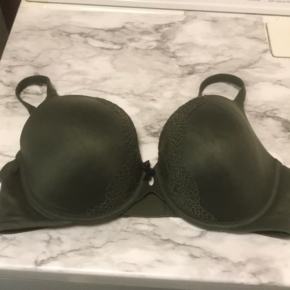 Victoria’s Secret push up lace bra